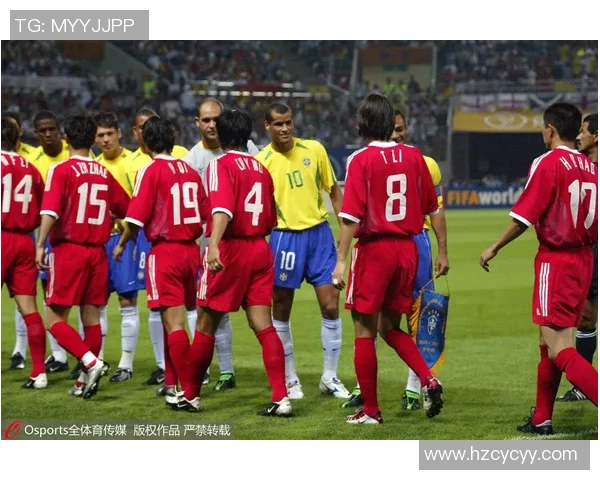 2025年足球现役前六名球星排名揭晓 谁是当今足坛最强王者 2025年足球现役前六名球星排名揭晓 谁是当今足坛最强王者