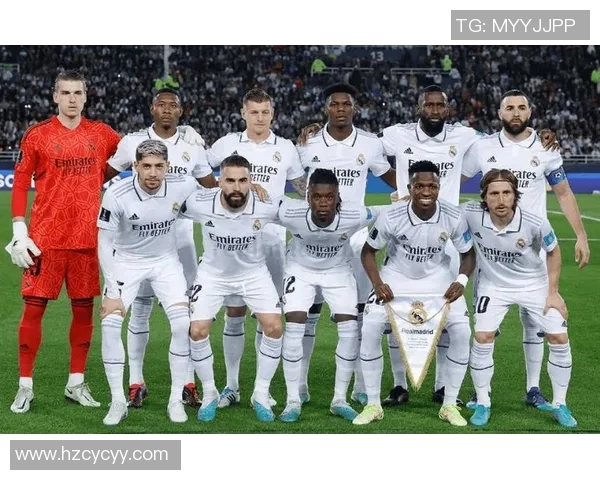 西甲足球巨星闪耀合影瞬间 回顾经典时刻与传奇人物的精彩碰撞