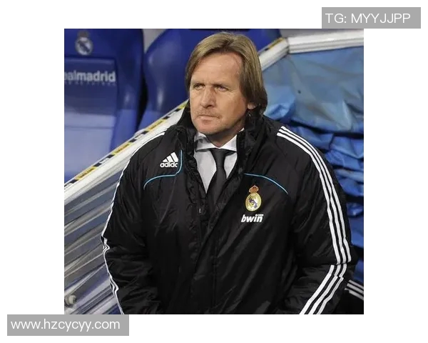 百大球星足球油画精粹展现传奇风采与绿茵场上无限魅力 百大球星足球油画精粹展现传奇风采与绿茵场上无限魅力